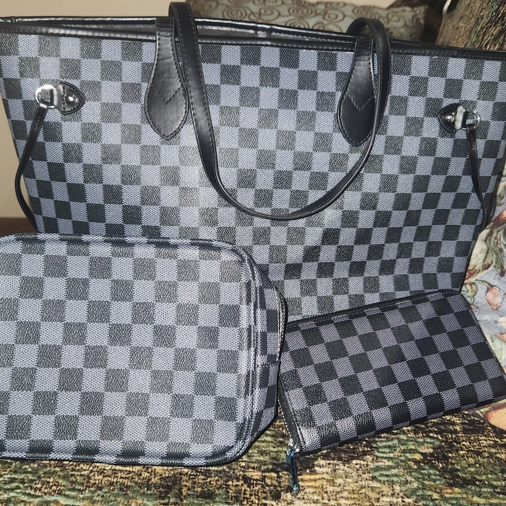 NWT Daisy Rose Checkered Black and Gray Bag Set